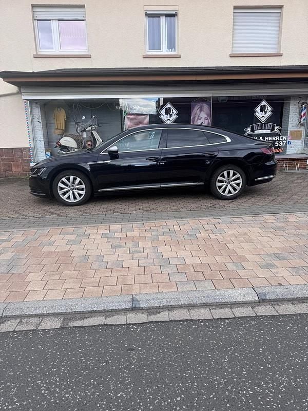 Second-hand VW Arteon Elegance 150 CP (110 kW) 2017 Negru Hatchback