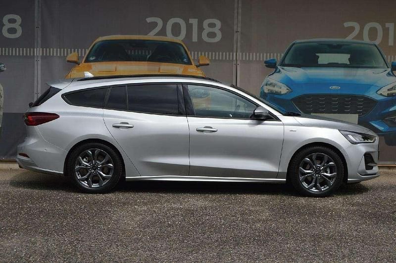 Używany Ford Focus ST-Line X 155 KM (114 kW) 2025 Srebrny Kombi