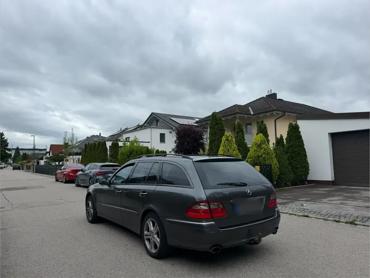 Gebraucht Mercedes E320 224 PS (164 kW) 2008 Grau Kombi