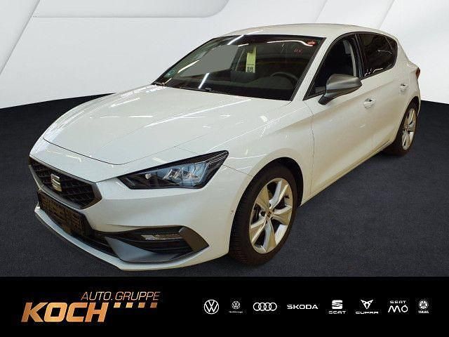 Weiß Gebraucht 2025 Seat Leon FR Limousine | 25.430 € (Fairer Preis) - Bild 1/4
