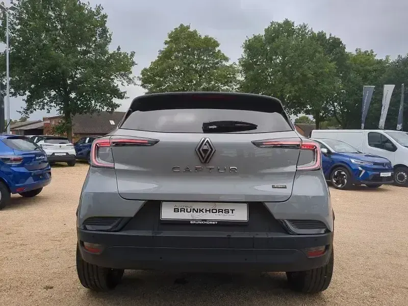 Neu Renault Captur Techno 158 PS (116 kW) 2026 Rafalegrau SUV