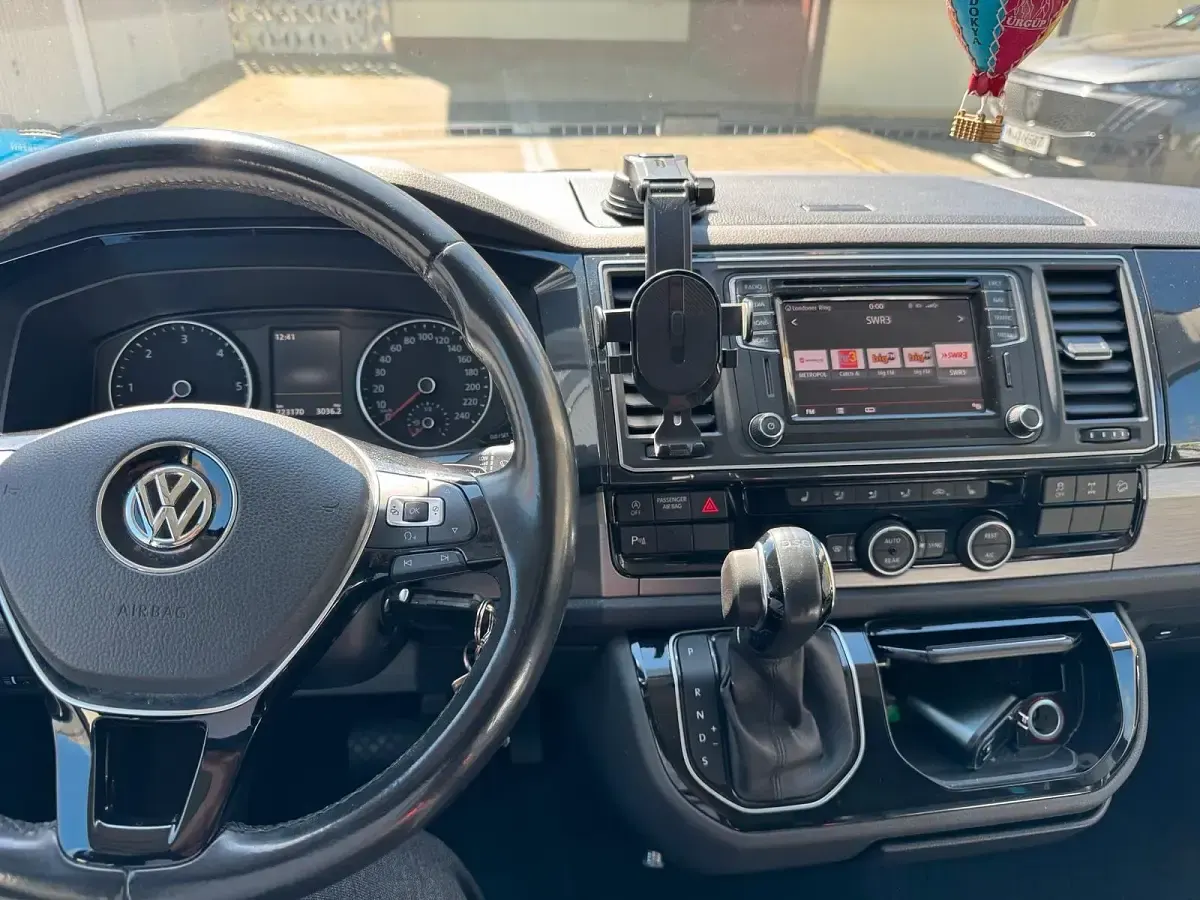 Używany VW T6 204 KM (150 kW) 2016 Czarny Van