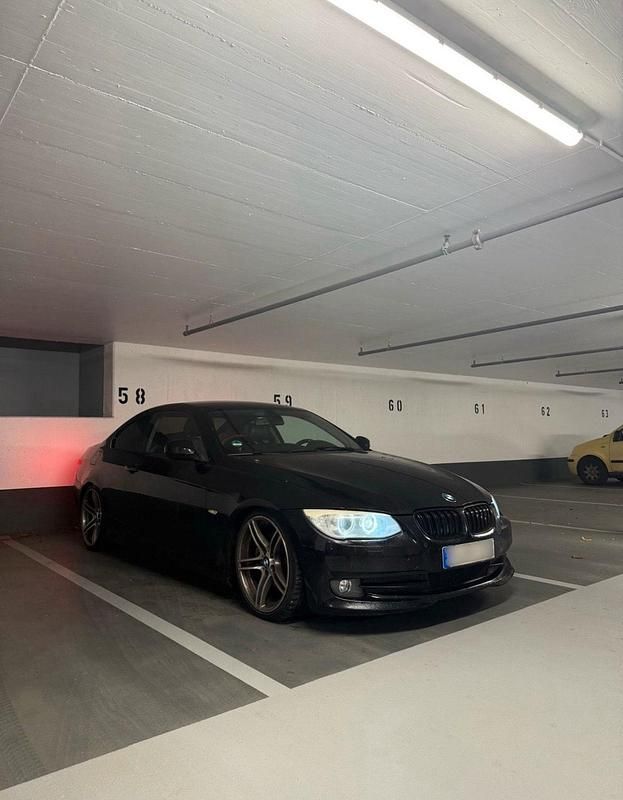 Schwarz Gebraucht 2010 BMW 325 M Performance Coupé | 7.900 € (Guter Preis) - Bild 1/4