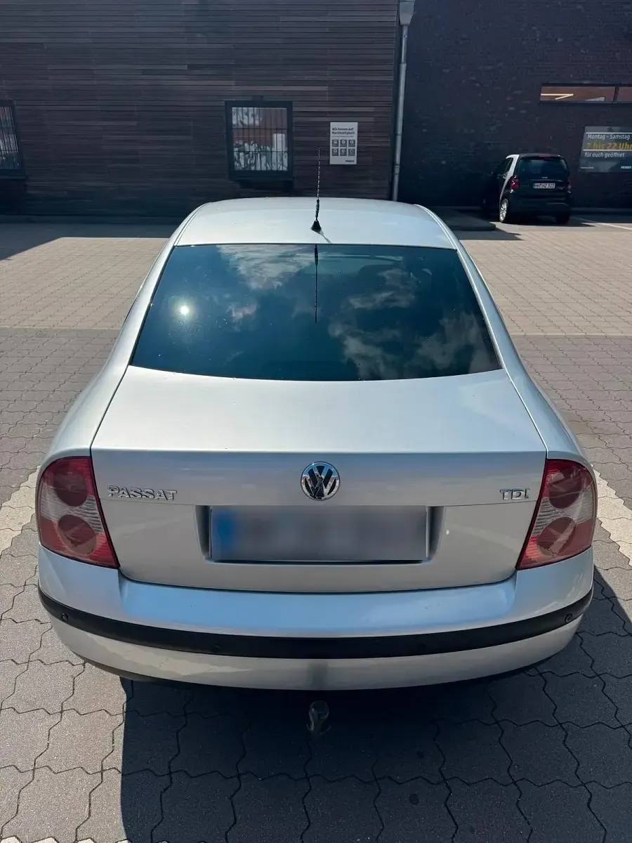 Gebraucht VW Passat 130 PS (95 kW) 2003 Silber Limousine