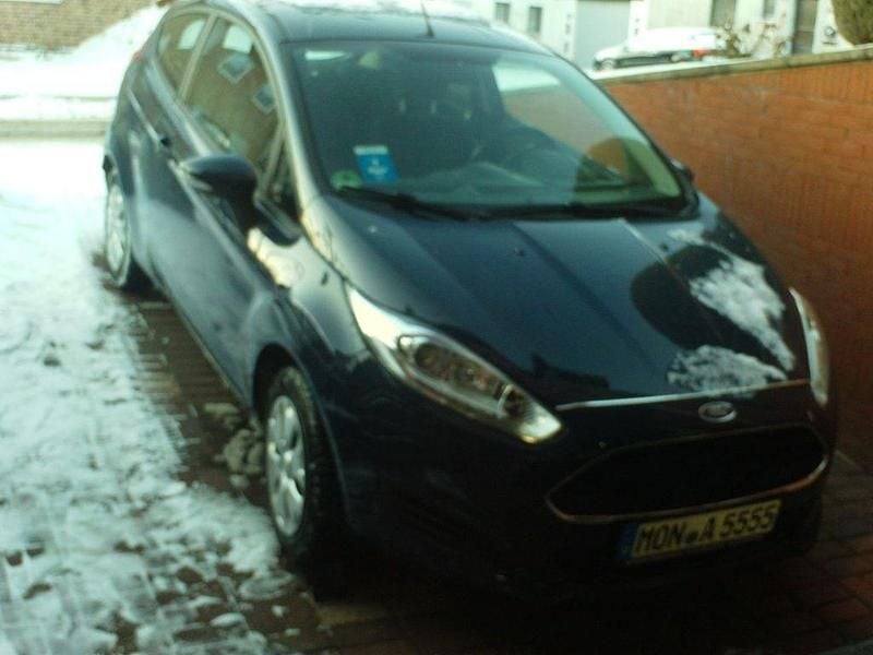Schwarz Gebraucht 2017 Ford Fiesta Celebration Kleinwagen | 5.500 € (Superpreis) - Bild 1/4