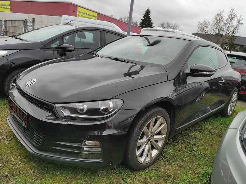 Gebraucht VW Scirocco CLUB 125 PS (91 kW) 2015 Deep black perleffekt Coupé