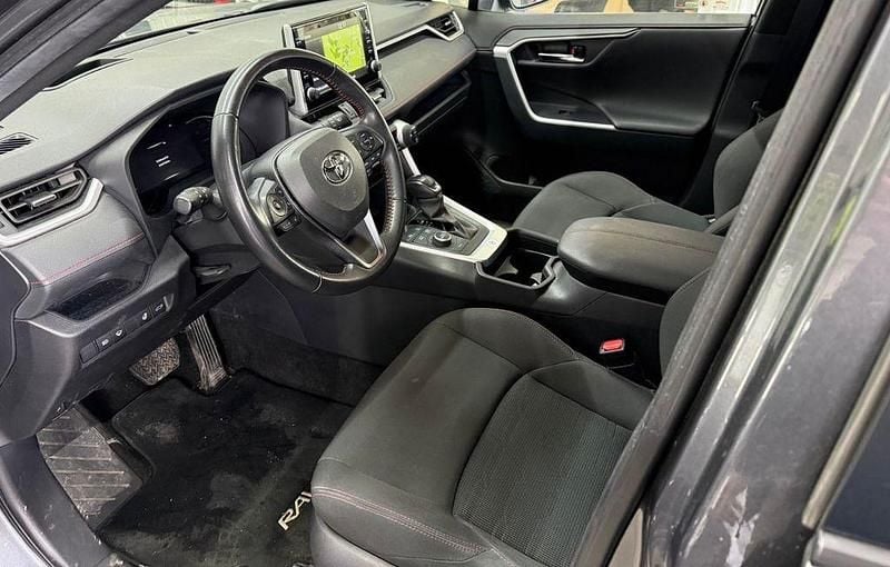 Gebraucht Toyota RAV4 Hybrid 185 PS (136 kW) 2022 Grau SUV