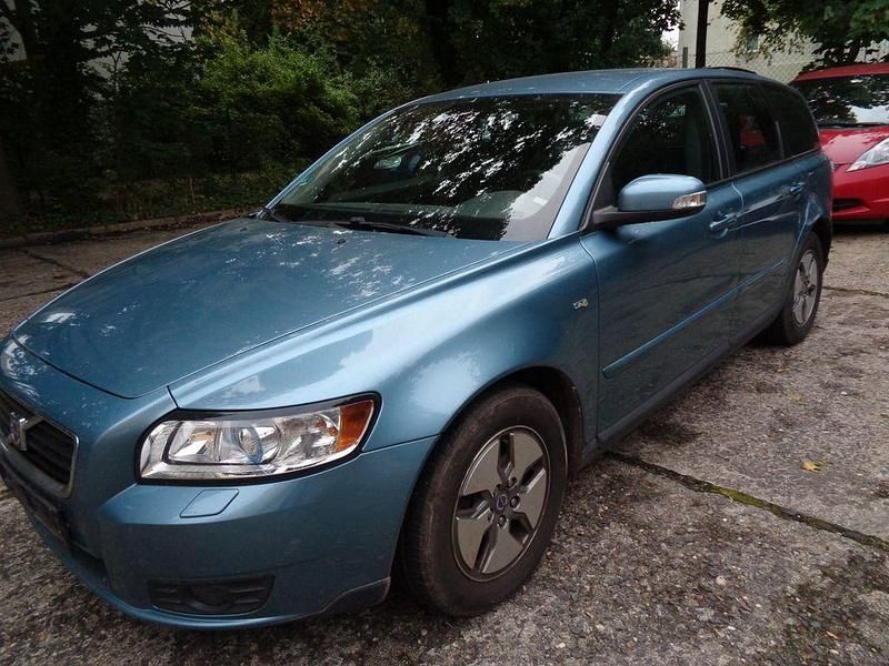 Blau Gebraucht 2009 Volvo V50 Kombi | 2.900 € (Guter Preis) - Bild 1/4