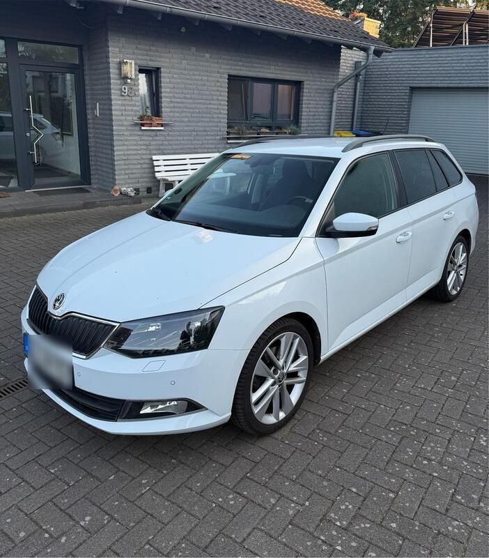 Weiß Gebraucht 2017 Skoda Fabia Style Kombi | 12.999 € (Fairer Preis) - Bild 1/4