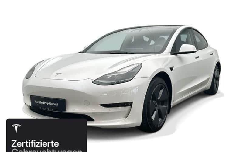 Weiß Gebraucht 2022 Tesla Model 3 Long Range RWD Limousine | 29.800 € (Etwas zu teuer) - Bild 1/4