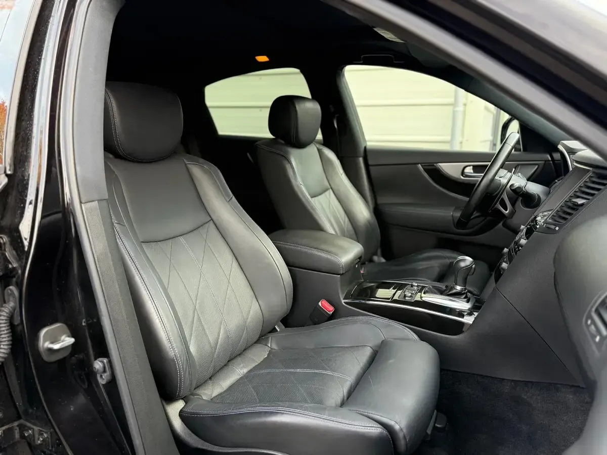 Gebraucht Infiniti QX70 320 PS (235 kW) 2018 Schwarz SUV
