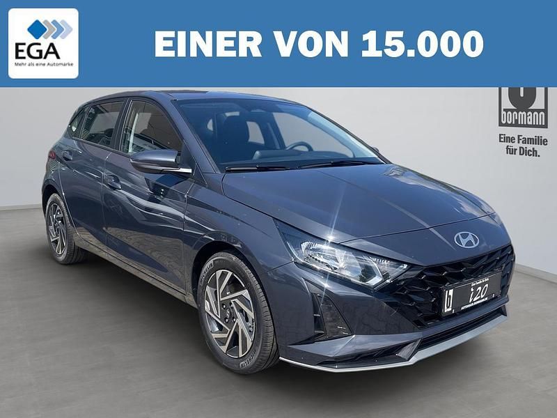 Blau metallic Neu 2025 Hyundai i20 Trend Limousine | 21.990 € (Fairer Preis) - Bild 1/4
