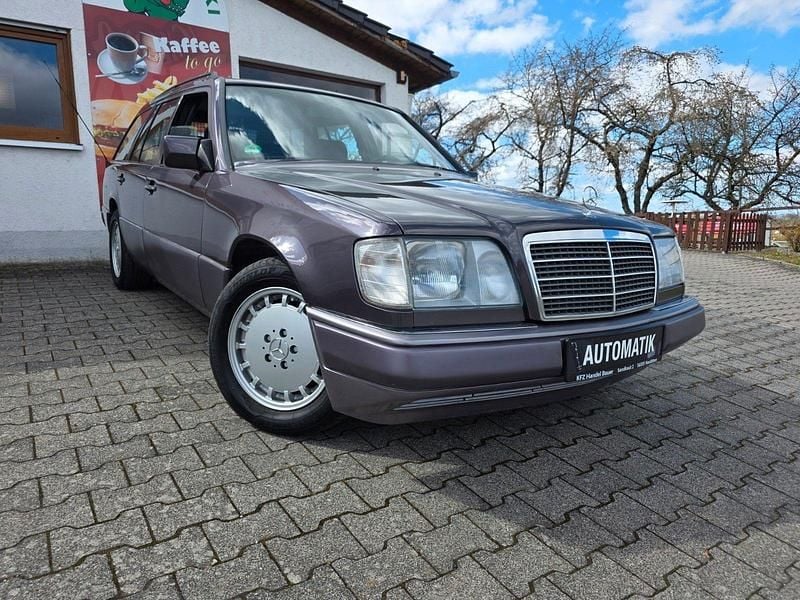 Gebraucht Mercedes E280 193 PS (141 kW) 1993 Violet Kombi