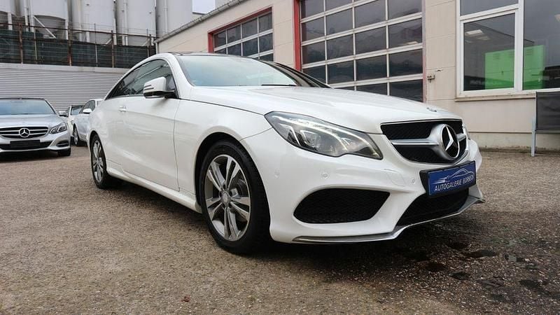 Weiß Gebraucht 2015 Mercedes E200 Coupé | 16.680 € (Fairer Preis) - Bild 1/4