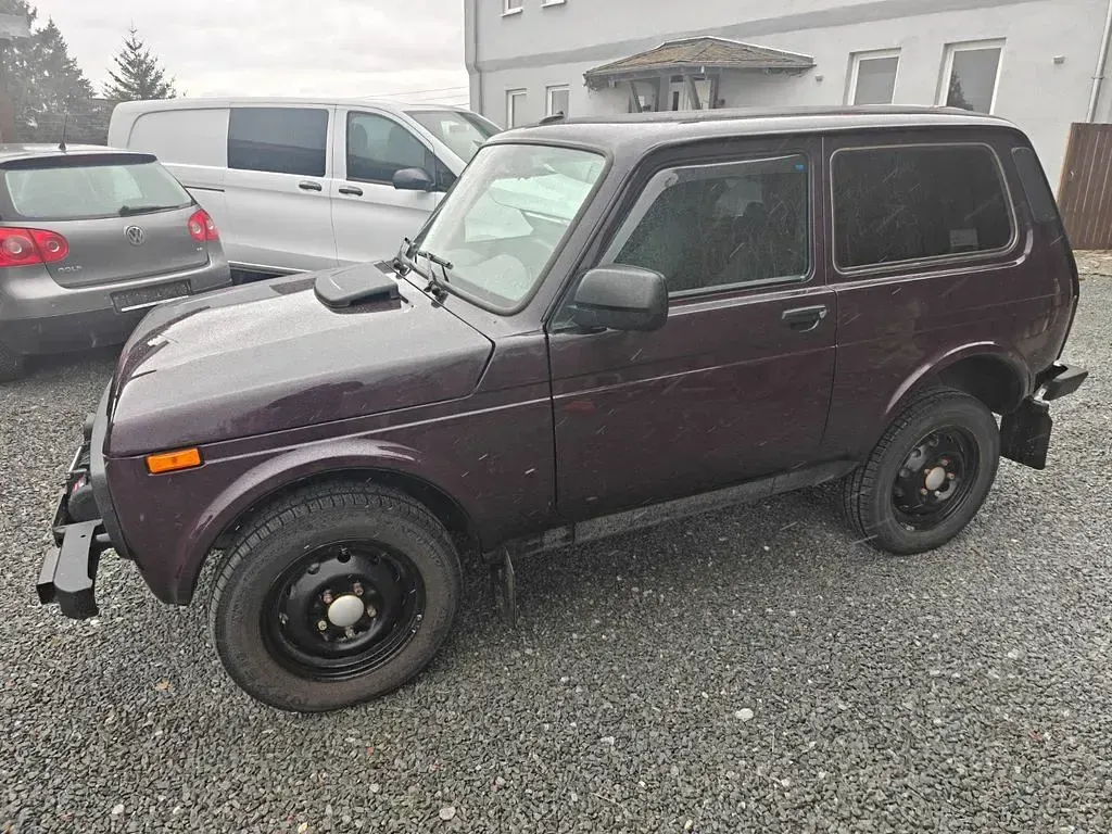 Brugt Lada niva 83 HK (61 kW) 2021 Rød SUV