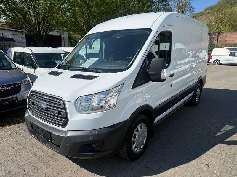 Gebraucht Ford Transit 131 PS (96 kW) 2018 Weiß Van / Kleinbus