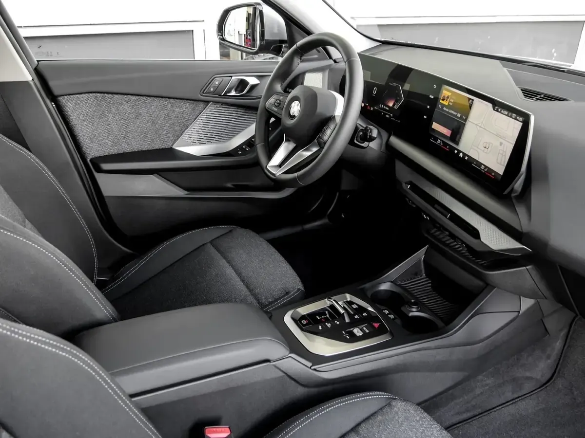 Gebraucht BMW 120 Shadowline 156 PS (114 kW) 2025 Skyscraper grau Kleinwagen