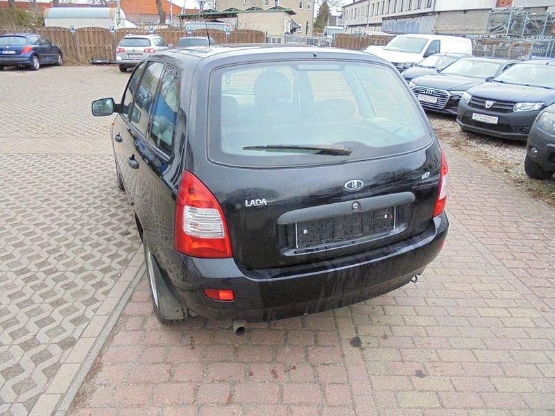 Gebraucht Lada Kalina 82 PS (60 kW) 2011 Schwarz Kombi