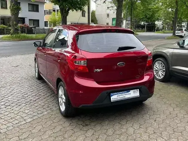 Gebraucht Ford Ka 86 PS (63 kW) 2018 Rubyrot (metallic) Limousine
