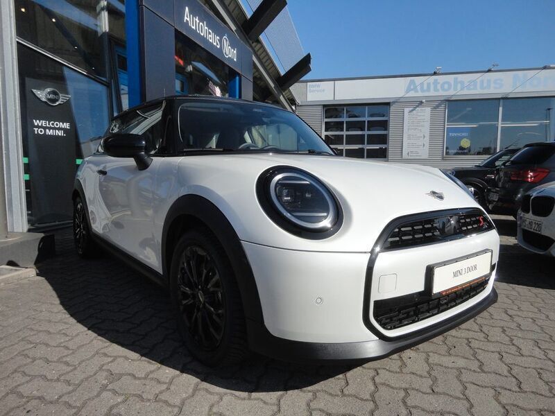 Gebraucht Mini Cooper S Classic 204 PS (150 kW) 2024 Weiß Kleinwagen