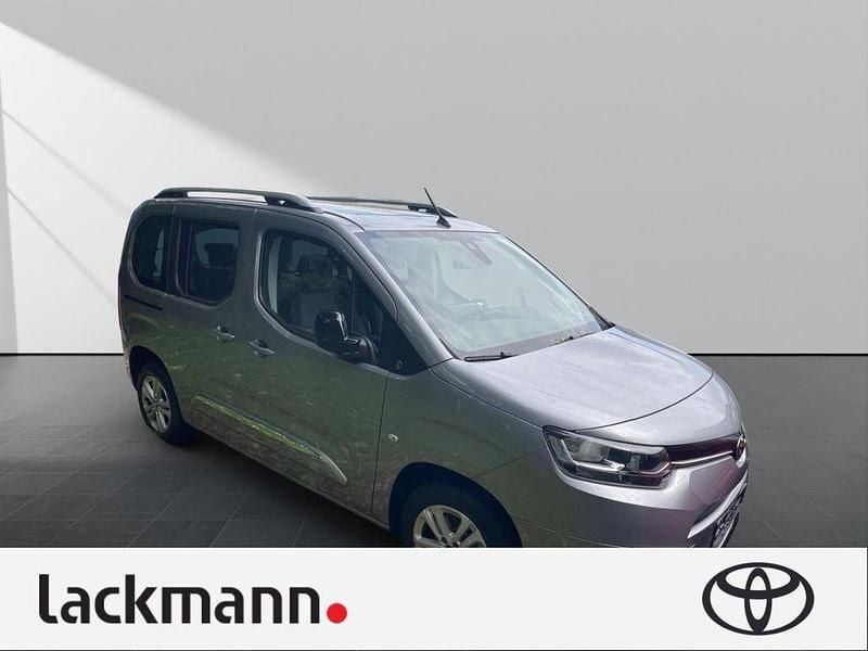 Silber Gebraucht 2021 Toyota Proace Verso City Kombi | 25.990 € (Fairer Preis) - Bild 1/4