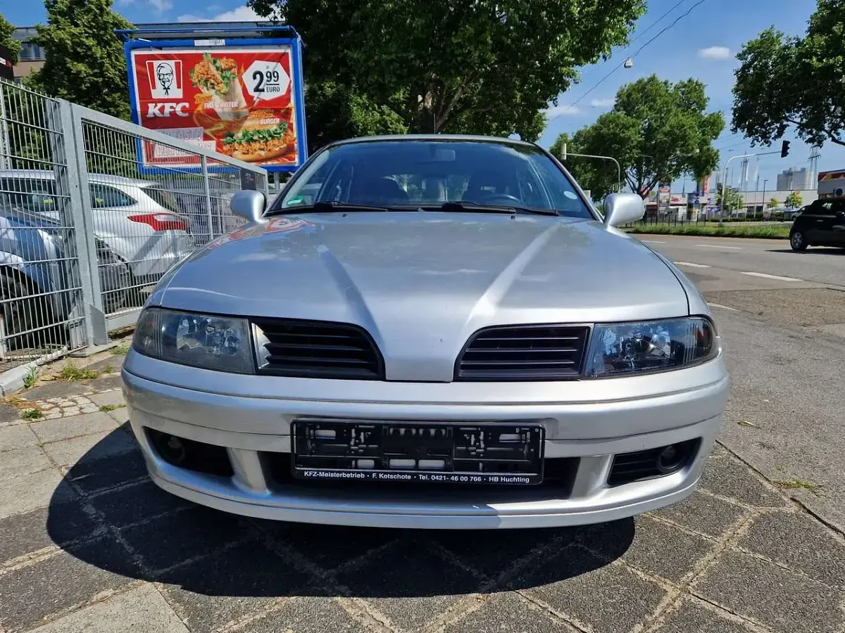 Gebraucht Mitsubishi Carisma Motion 103 PS (75 kW) 2004 Haagsilber (m) Limousine