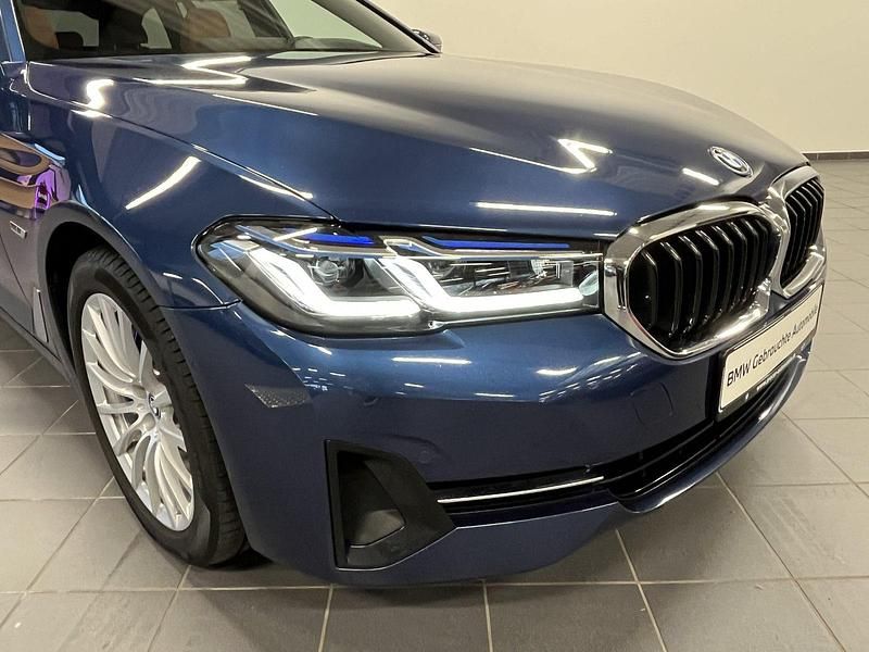 Gebraucht BMW 530e 184 PS (135 kW) 2022 Blau Kombi