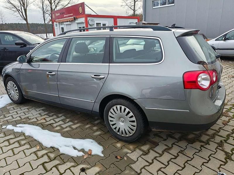 Gebraucht VW Passat Comfortline 170 PS (125 kW) 2009 Granite green metallic Kombi