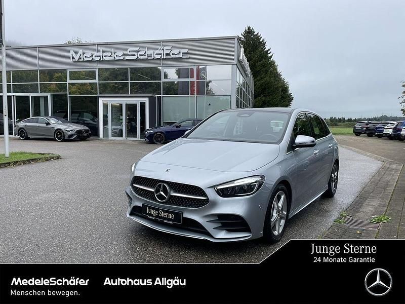 Lack hightechsilber (metallic) Gebraucht 2023 Mercedes B220 AMG Van / Kleinbus | 37.870 € (Fairer Preis) - Bild 1/4