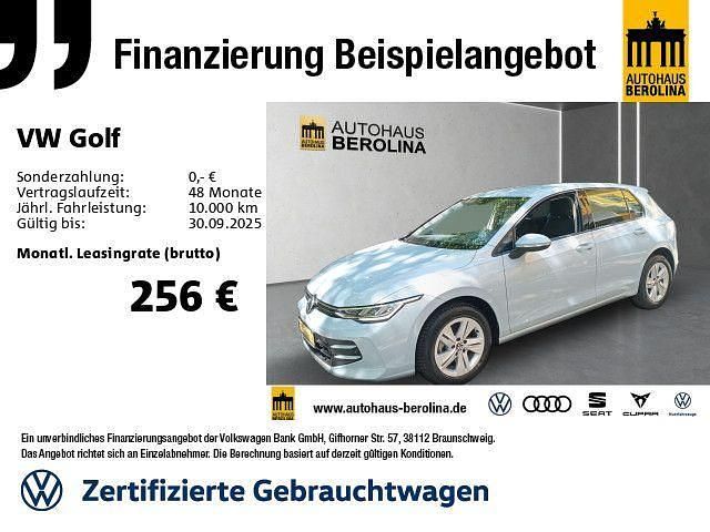 Blau Gebraucht 2024 VW Golf VIII Life Limousine | 25.444 € (Guter Preis) - Bild 1/4
