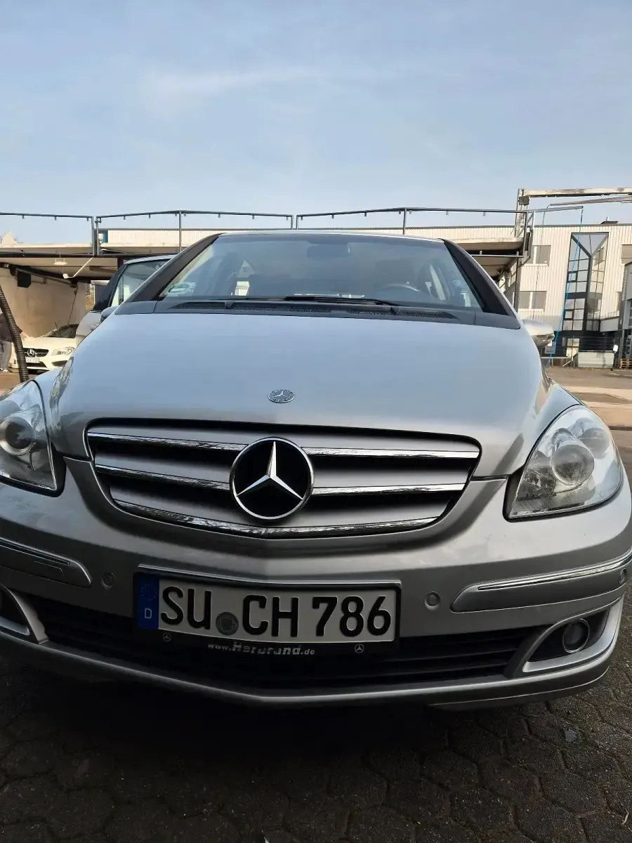 Gebraucht Mercedes B150 95 PS (69 kW) 2006 Silber Van / Kleinbus