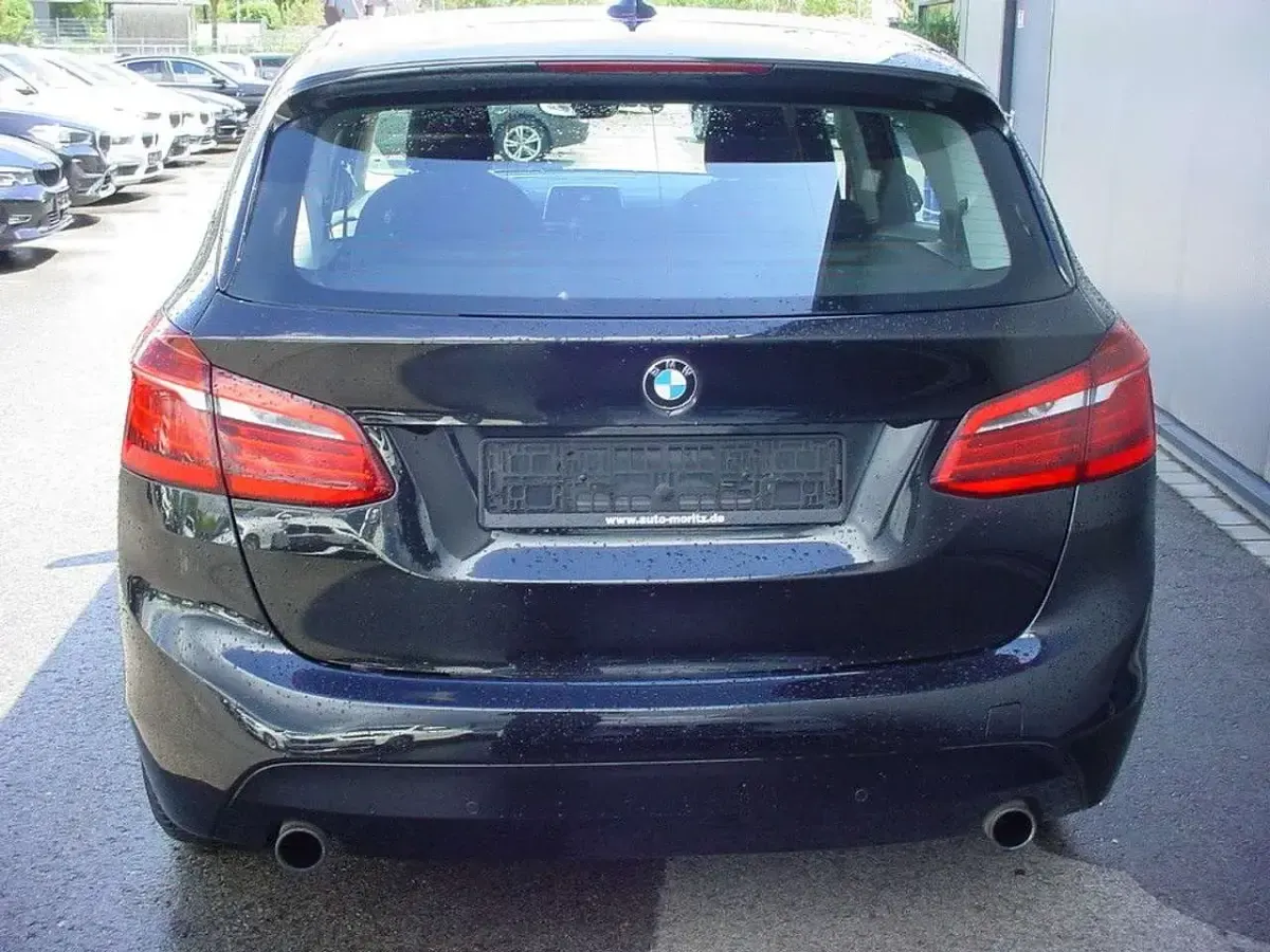 Gebraucht BMW 220 192 PS (141 kW) 2016 Black sapphire metallic Van / Kleinbus