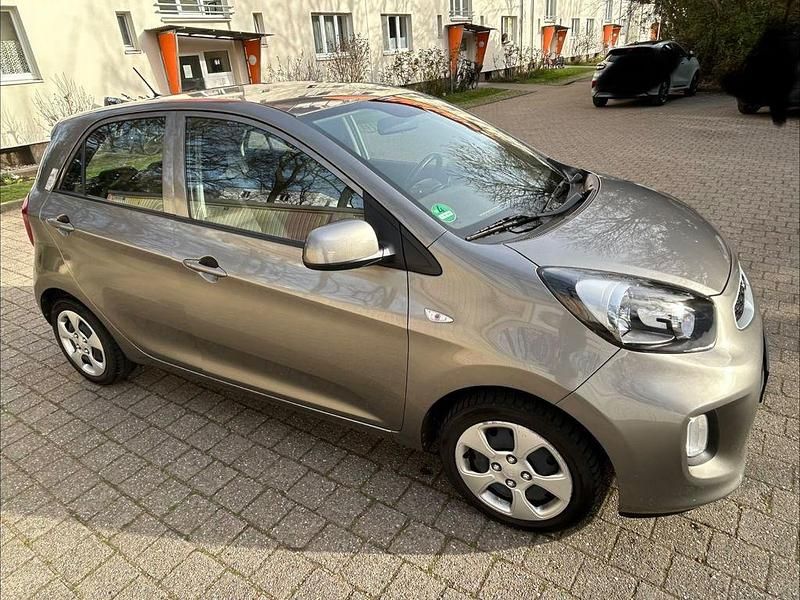 Gebraucht Kia Picanto 67 PS (49 kW) 2016 Silber Kleinwagen