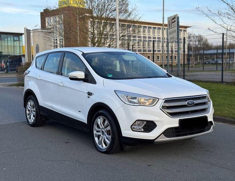 Gebraucht Ford Kuga 150 PS (110 kW) 2018 Weiß SUV
