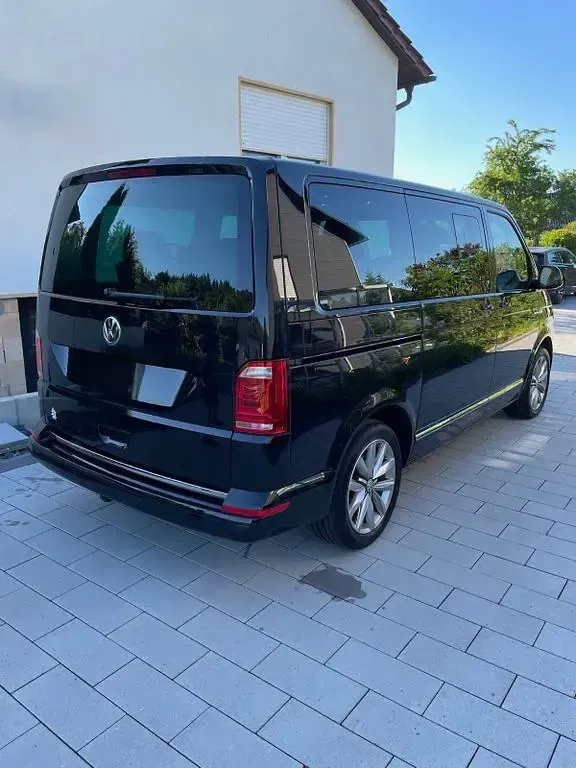 Gebraucht VW Multivan Highline 204 PS (150 kW) 2016 Schwarz Van / Kleinbus