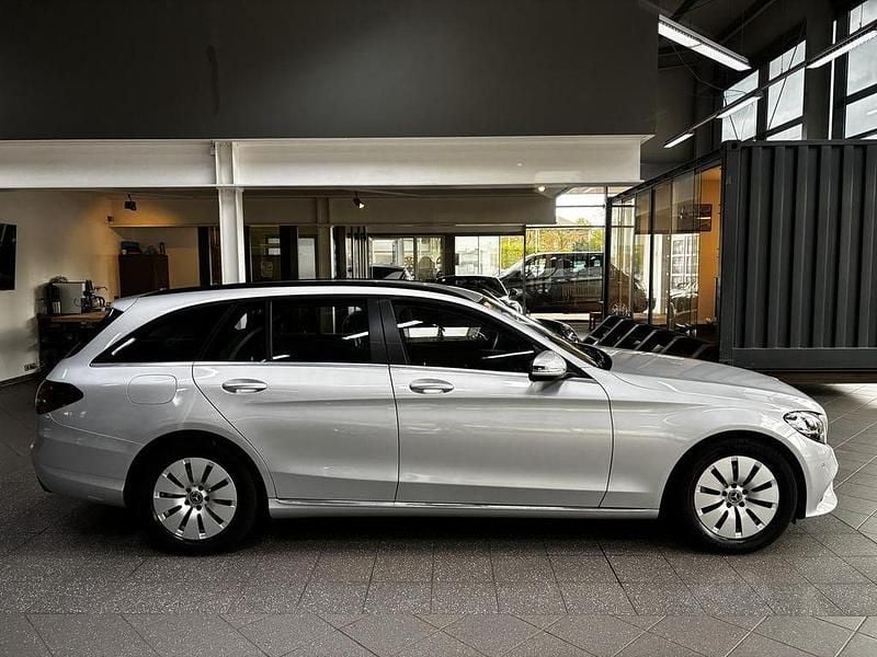 Gebraucht Mercedes C200 160 PS (117 kW) 2021 Iridiumsilber  metalliclack Kombi