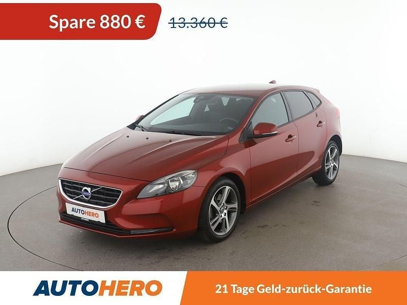 Rot Gebraucht 2015 Volvo V40 You! Kombi | 12.480 € (Fairer Preis) - Bild 1/3