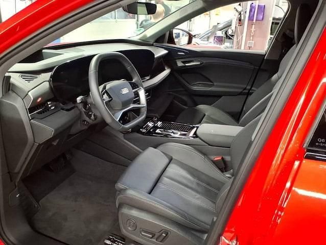 Gebraucht Audi Q6 e-tron Ambiente 284 kW (387 PS) 2025 Soneirarot metallic SUV