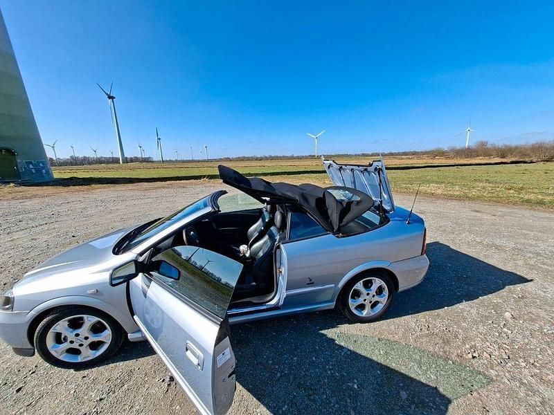 Gebraucht Opel Astra Cabriolet 101 PS (74 kW) 2001 Silber Cabrio