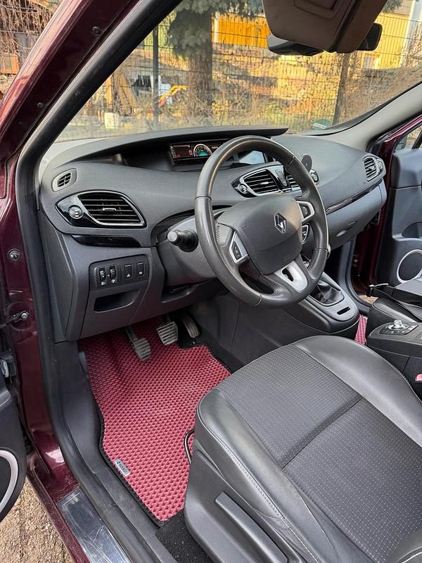 Gebraucht Renault Grand Scénic III 2012 Rot Van / Kleinbus