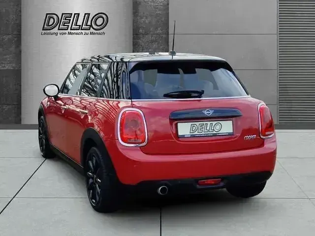 Gebraucht Mini Cooper 136 PS (100 kW) 2018 Chili red Kleinwagen