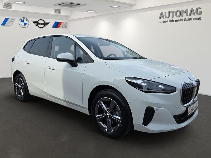 Gebraucht BMW 220 154 PS (113 kW) 2025 Alpinweiss iii Van / Kleinbus