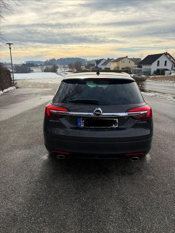 Gebraucht Opel Insignia 194 PS (142 kW) 2013 Grau Kombi