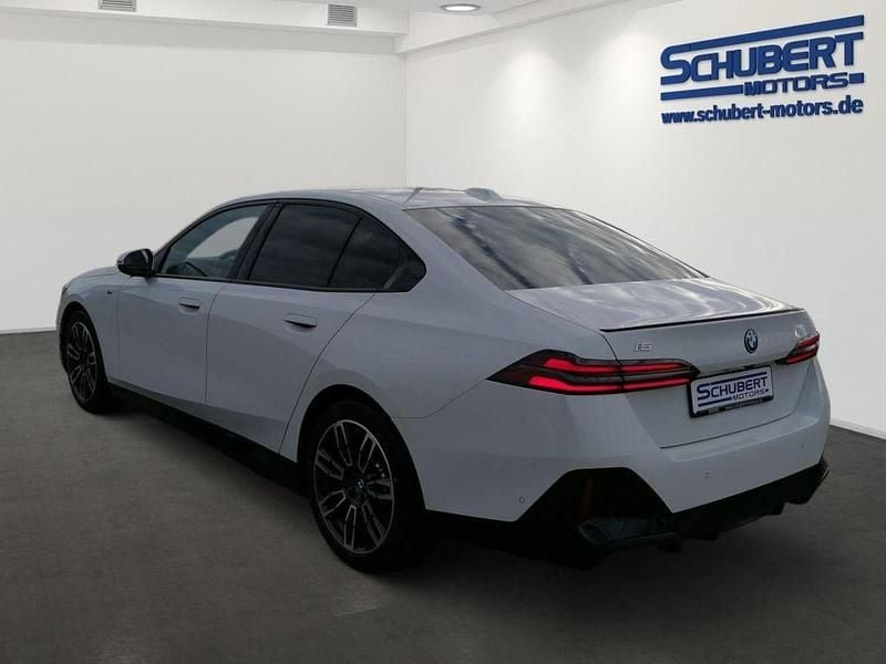 Gebraucht BMW i5 M Sport 250 kW (340 PS) 2024 Weiß Limousine