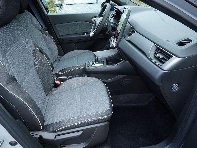 Neu Renault Captur Techno 140 PS (102 kW) 2025 Rafale grau SUV