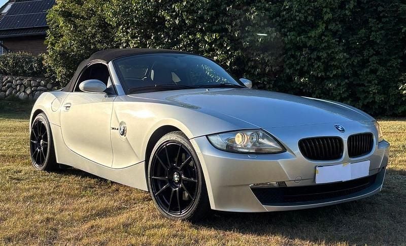 Silber Gebraucht 2006 BMW Z4 Sport Line Cabrio | 12.450 € (Superpreis) - Bild 1/4