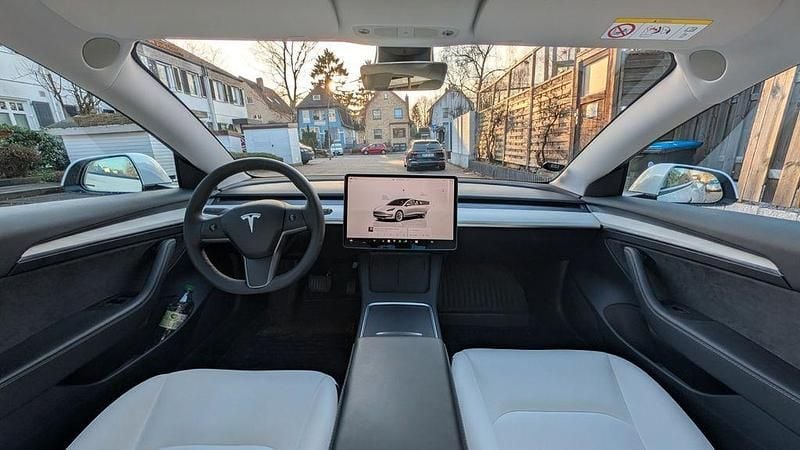 Gebraucht Tesla Model 3 RWD 208 kW (283 PS) 2023 Weiß Limousine