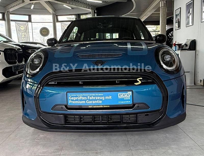 Gebraucht Mini Cooper SE 135 kW (184 PS) 2021 Blau Kleinwagen