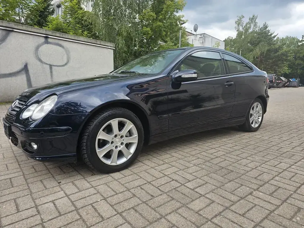 Gebraucht Mercedes C200 122 PS (89 kW) 2006 Blau Limousine