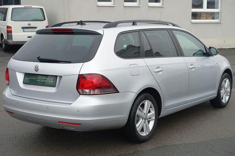 Gebraucht VW Golf VI Match 86 PS (63 kW) 2012 Silber Kleinwagen